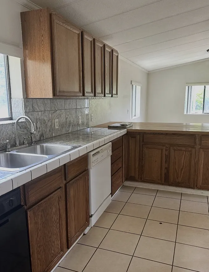 3 bed, 672 sqft, $1,850 — Photo 4