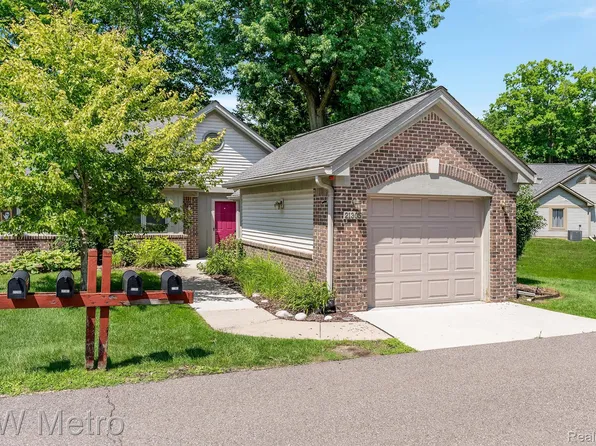 21305 Juniper Ct, Farmington, MI 48336