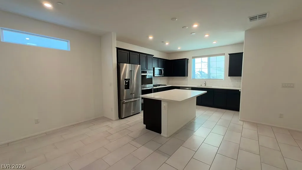 4 bed, 3.5 bath, 2625 sqft, $2,950 — Photo 4