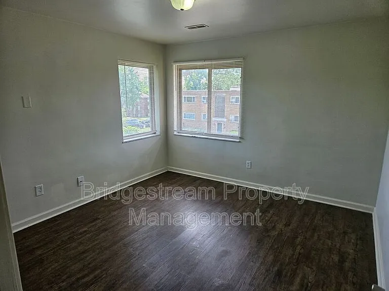 917 Cherry Dr #6 — Photo 12
