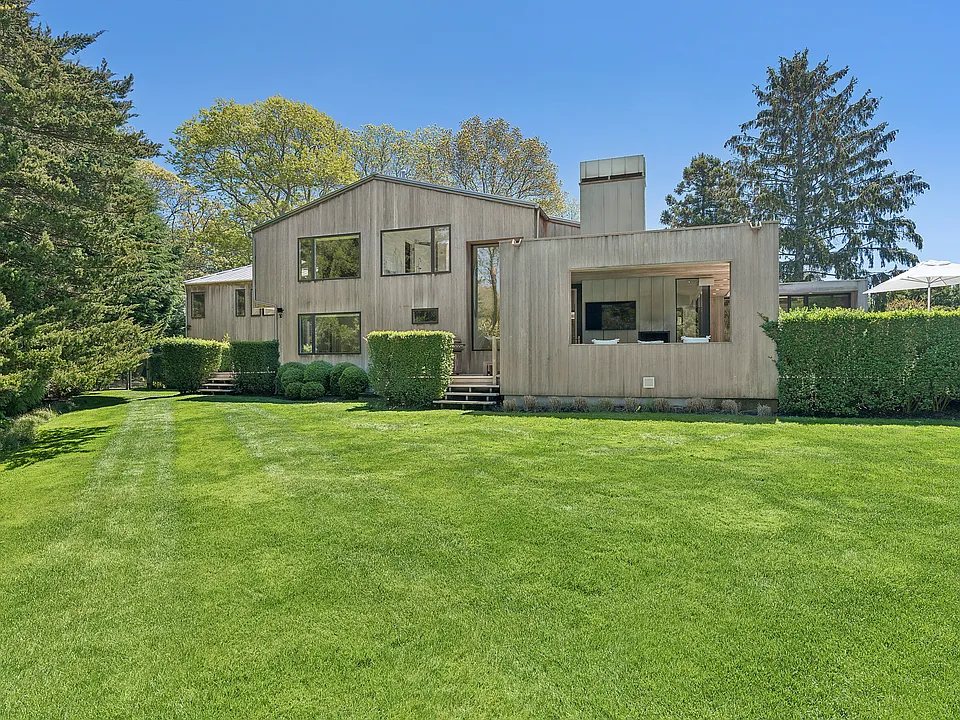 11 Hedge Row Ln