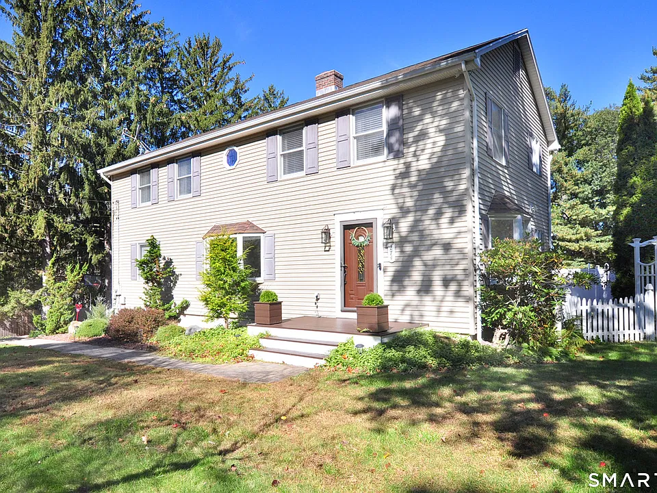 274 Smith St