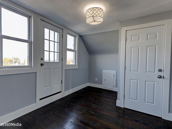 4th image of 401 Lincoln Blvd Floor 2