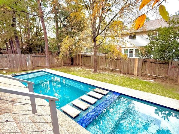 107 W Spindle Tree Cir