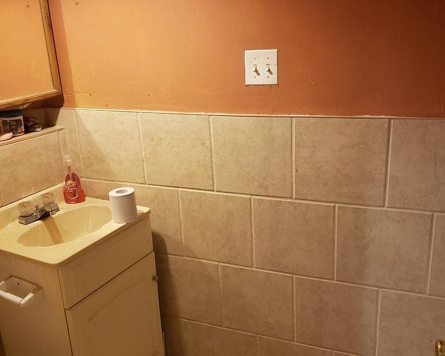2nd image of 34 Fillmore St