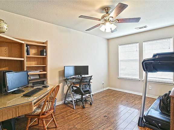 5th image of 3212 Lance Ln