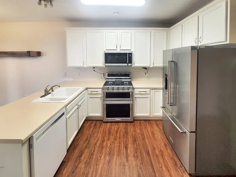 3840 Abercrombie Ln — Photo 6