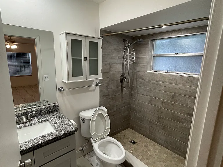 418 Banana Cay Dr #D — Photo 8