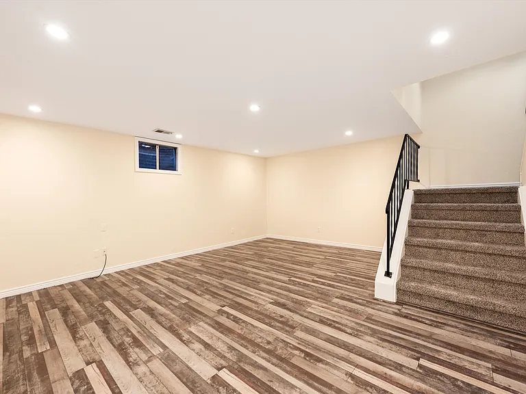 562 Vance St #D-9 — Photo 17