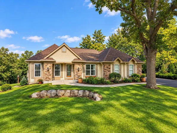 211 Kummrow COURT, Wales, WI 53183