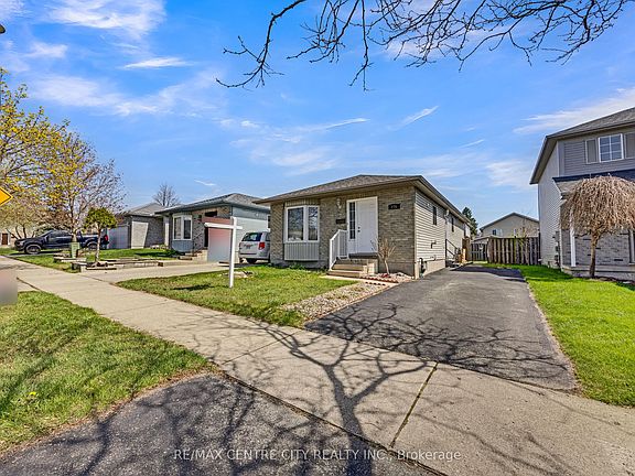 3rd image of 276 Wildgoose Rd