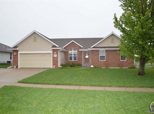 2748 SW Berkshire Dr, Topeka, KS 66614