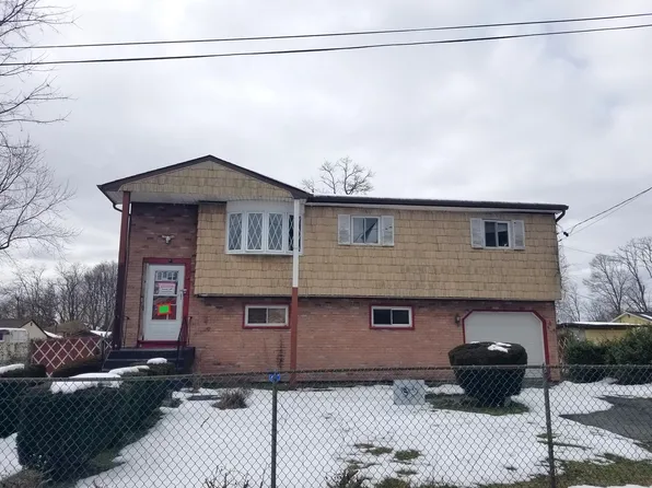 4 S 21st St, Wyandanch, NY 11798