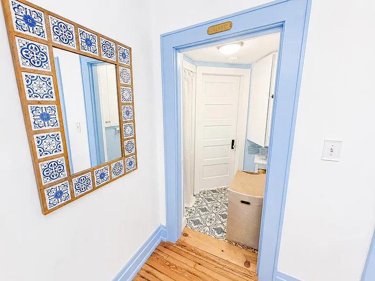 1415 NE 4th Pl — Photo 1