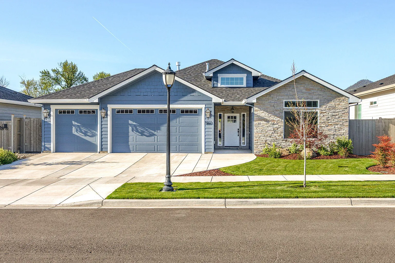 3863 Wyoming Ln photo 1