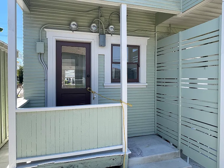 1066 Robinson Ave #1 — Photo 24