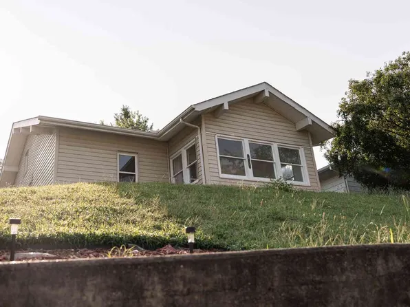 1705 5th St, Rock Island, IL 61201