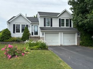 53 Constitution Cir, Rochester, NY 14624