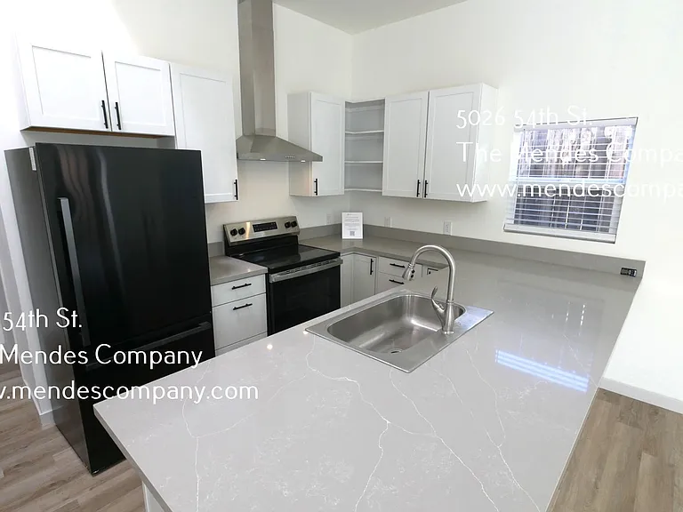 College Rental on 54th St. — Photo 4