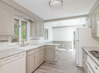 11 Hemlock Dr, Canton, MA 02021