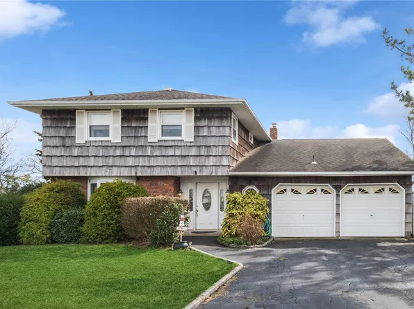 4 Cutter Court, West Islip, NY 11795