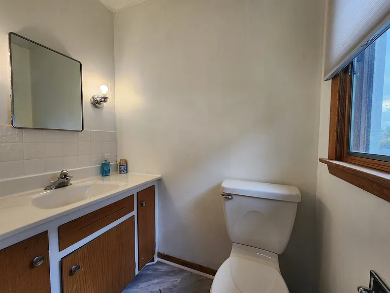 822 W Pleasant St — Photo 26