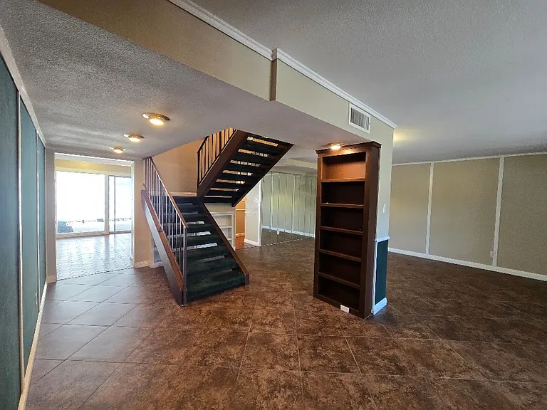 3030 El Camino Ave — Photo 5