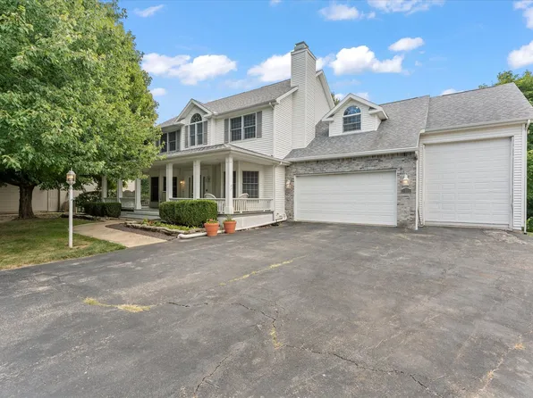 1001 Lake Pointe Ln, Mahomet, IL 61853