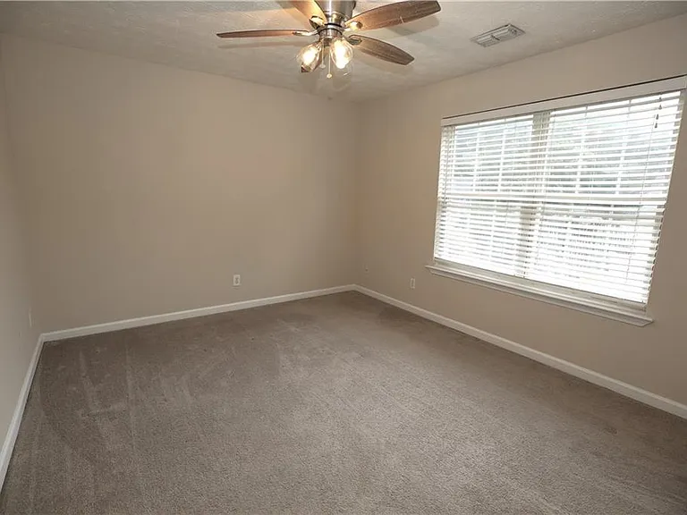 514 Carrington Ct — Photo 8