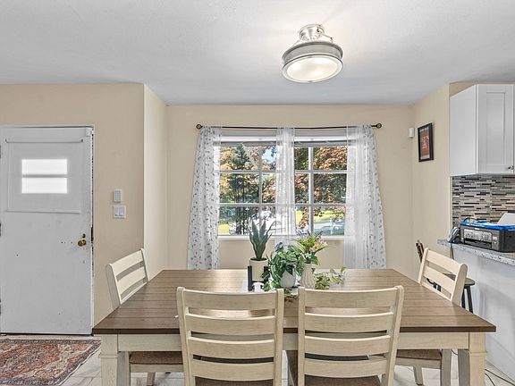 3rd image of 105 White St