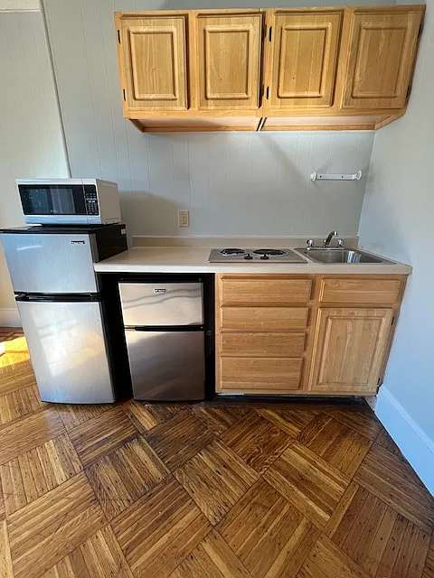 Studio, $2,095 — Photo 4