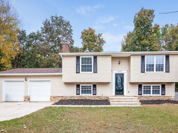 2424 Parkhighland Ct