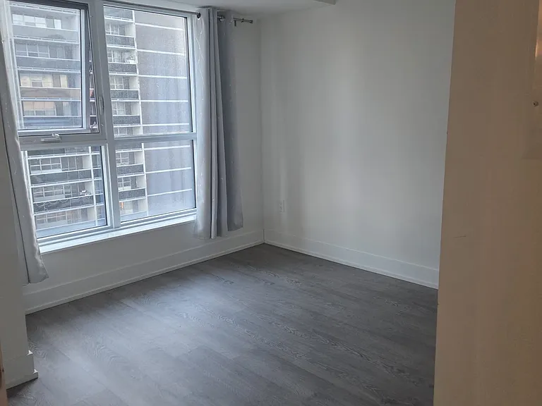 9 Mabelle Ave #2226 — Photo 4