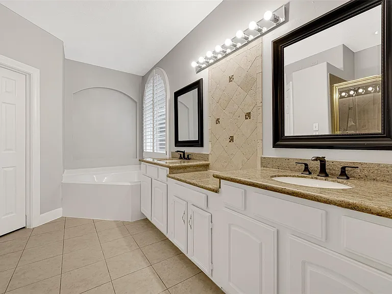 8619 Arranmore Ln — Photo 16