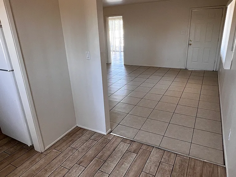4430 N 8th Ave #8 — Photo 9