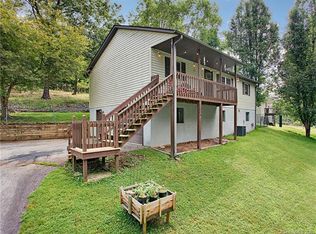 510 Hunters Ridge Dr, Mills River, NC 28759