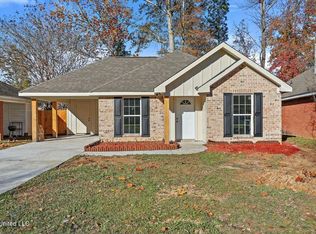 2043 Red Oak Dr, Brandon, MS 39042