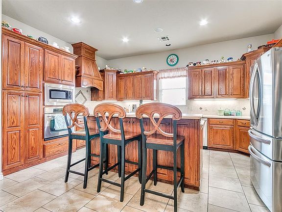 4th image of 2453 Fairway Ct