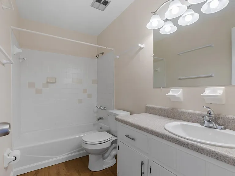 2188 Claremont Ln #C — Photo 27