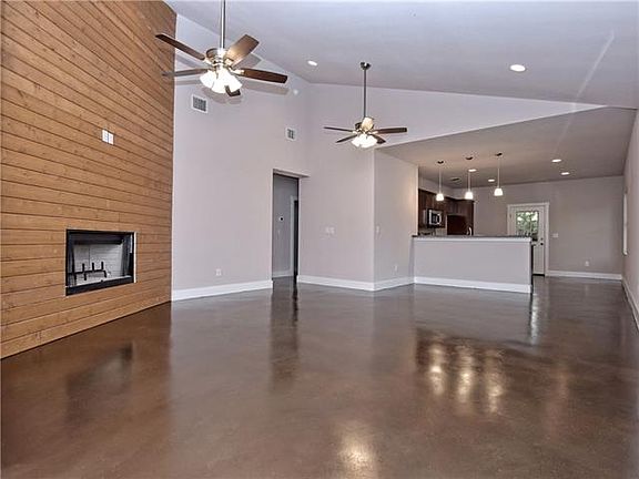 3rd image of 133 Waianae Ct