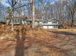 48 Chardavoyne Rd, Warwick, NY 10990