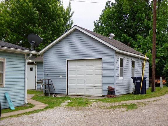 4th image of 408 E 4th St