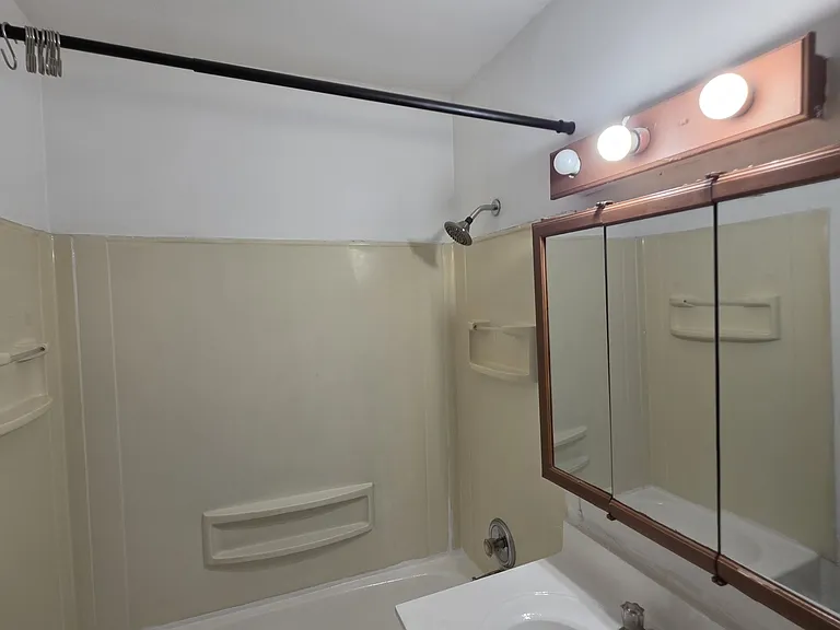1525 Norway Ln #1B — Photo 11