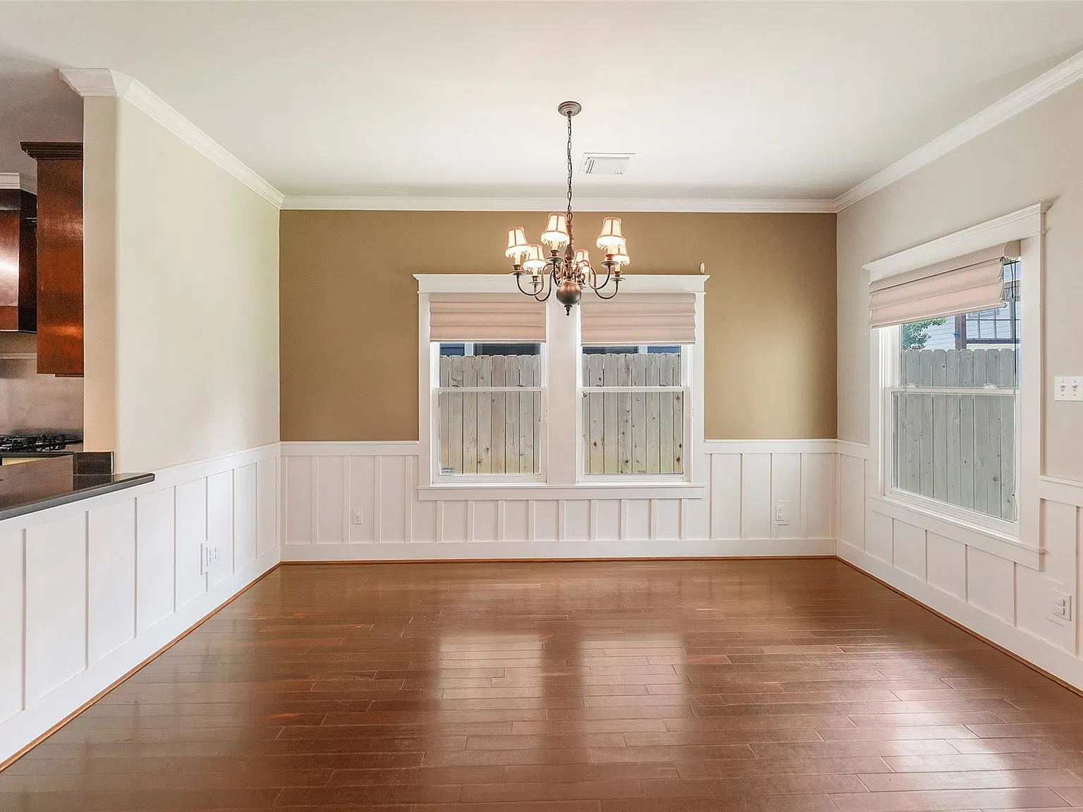 3 bed, 2.5 bath, 1918 sqft, $3,200 — Photo 4