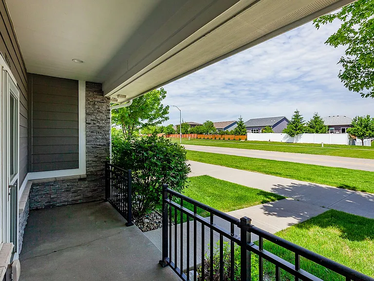 620 SE Westown Pkwy — Photo 3