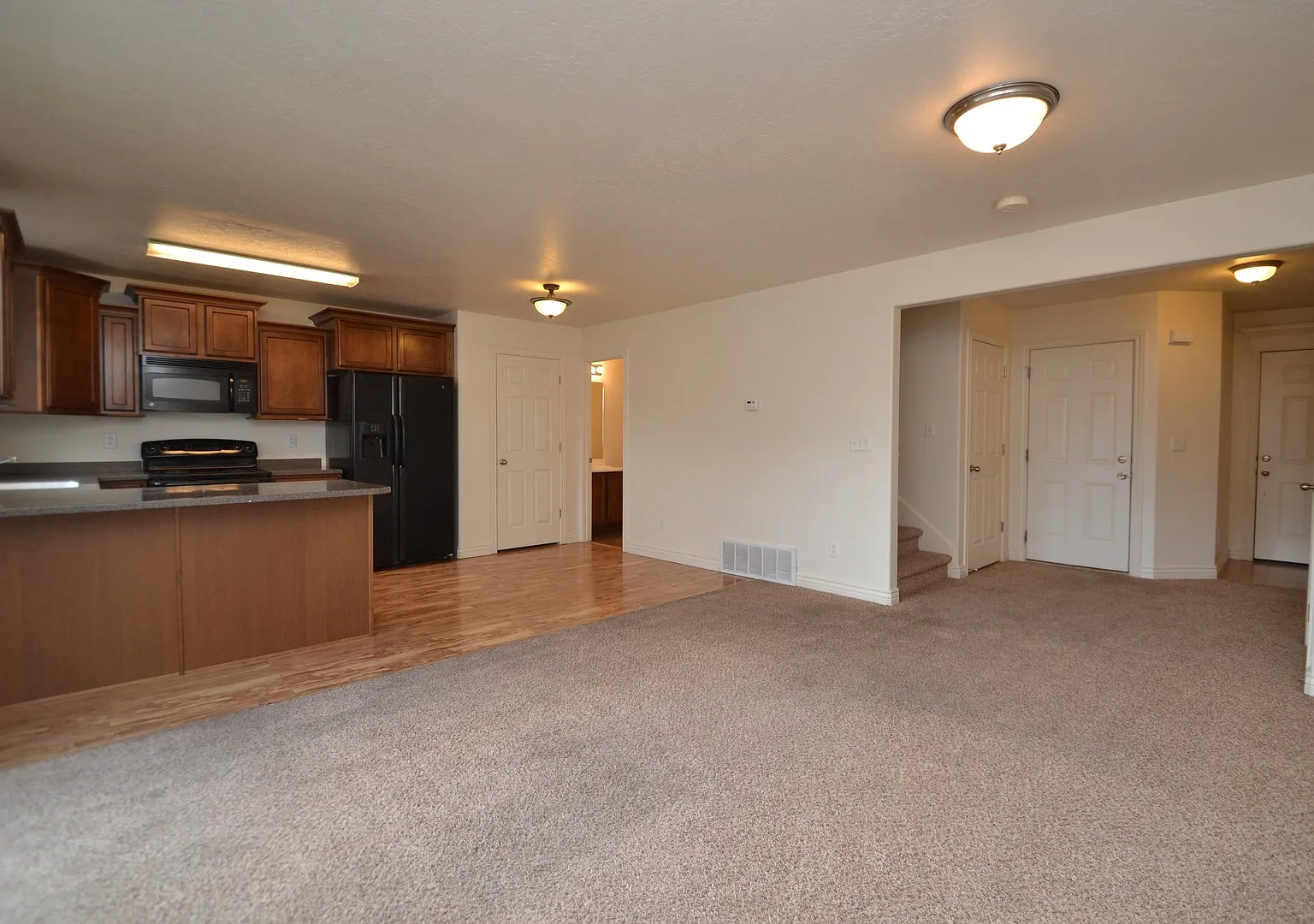 3 Bed 2.5 Bath Townhome in Saratoga Springs! — Photo 3