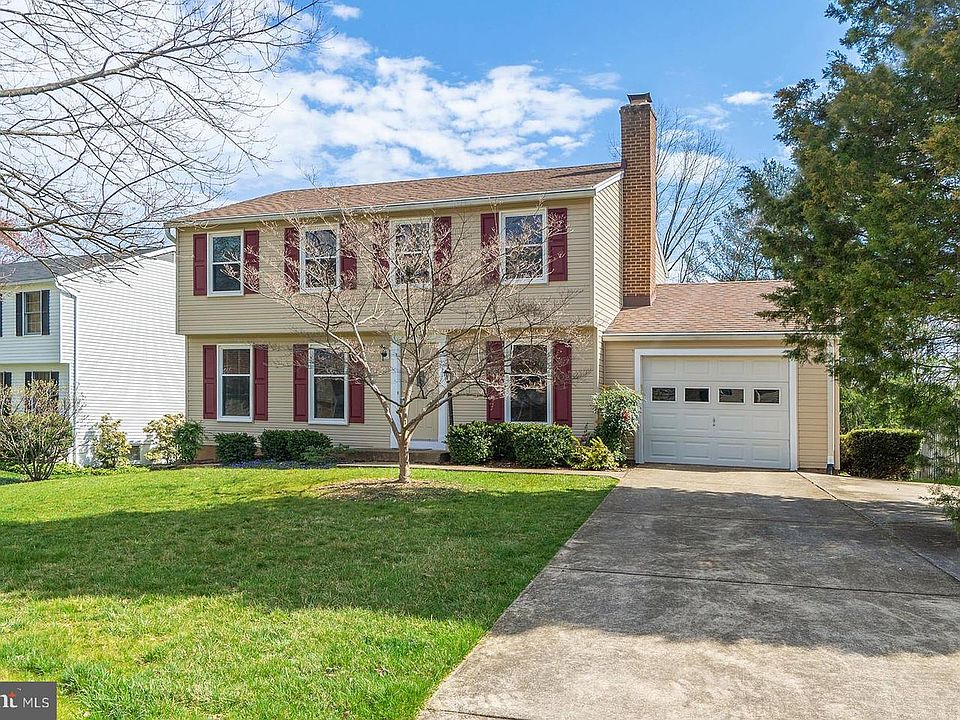 1st image of 3271 Blue Heron Dr