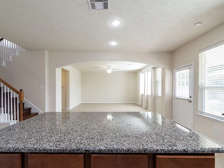 6402 Addlestone Ridge Ln — Photo 6