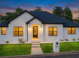 2904 Lismore Ln, Longview, TX 75605