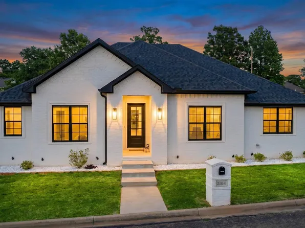 2904 Lismore Ln, Longview, TX 75605